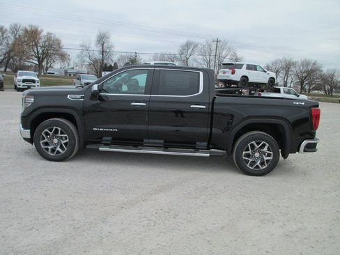 New 2026 GMC Sierra 1500 SLT w/ SLT Premium Plus Package image 8