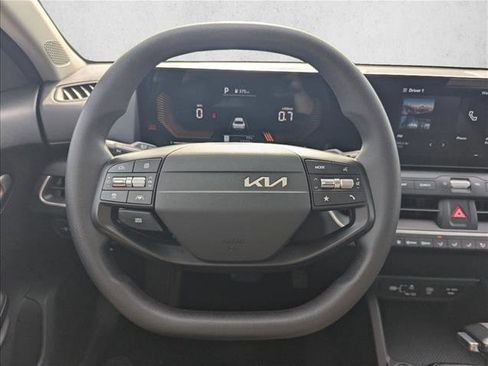 Used 2025 Kia K4 FWD image 7