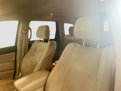 Used 2019 Jeep Grand Cherokee Laredo RWD image 18