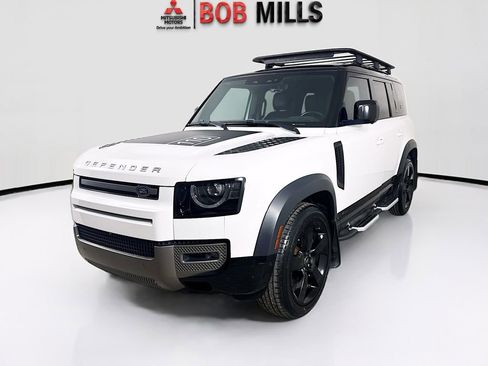 Used 2021 Land Rover Defender 110 X-Dynamic SE AWD/4WD image 3