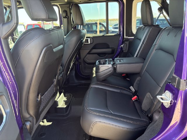 Used 2026 Jeep Wrangler Unlimited Sahara w/ Technology Group AWD/4WD image 19
