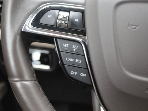 Used 2022 Lincoln Nautilus Reserve FWD image 13