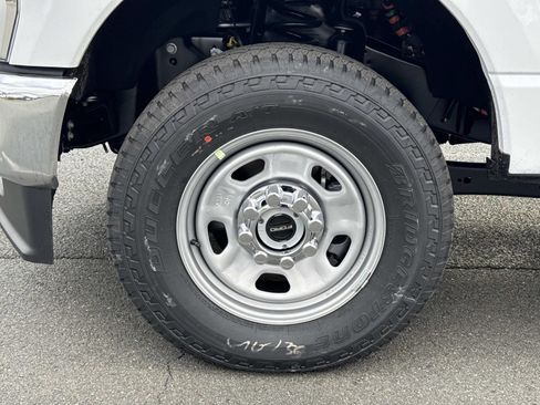 New 2026 Ford F350 XL w/ XL Chrome Package image 9