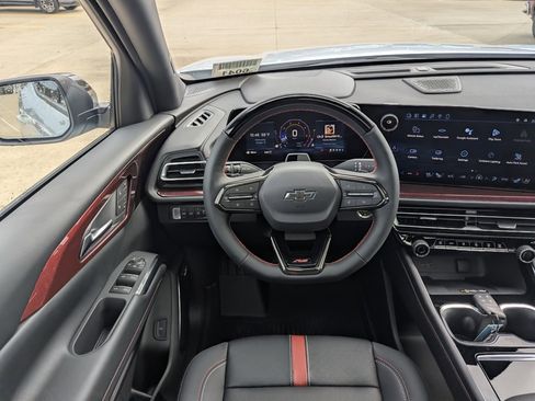 New 2026 Chevrolet Traverse RS w/ LPO, Floor Liner Package image 3