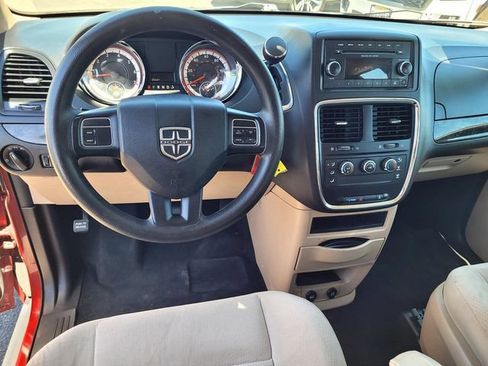Used 2015 Dodge Grand Caravan American Value Package FWD image 9