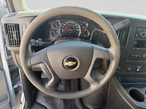 Used 2017 Chevrolet Express 2500 RWD image 22