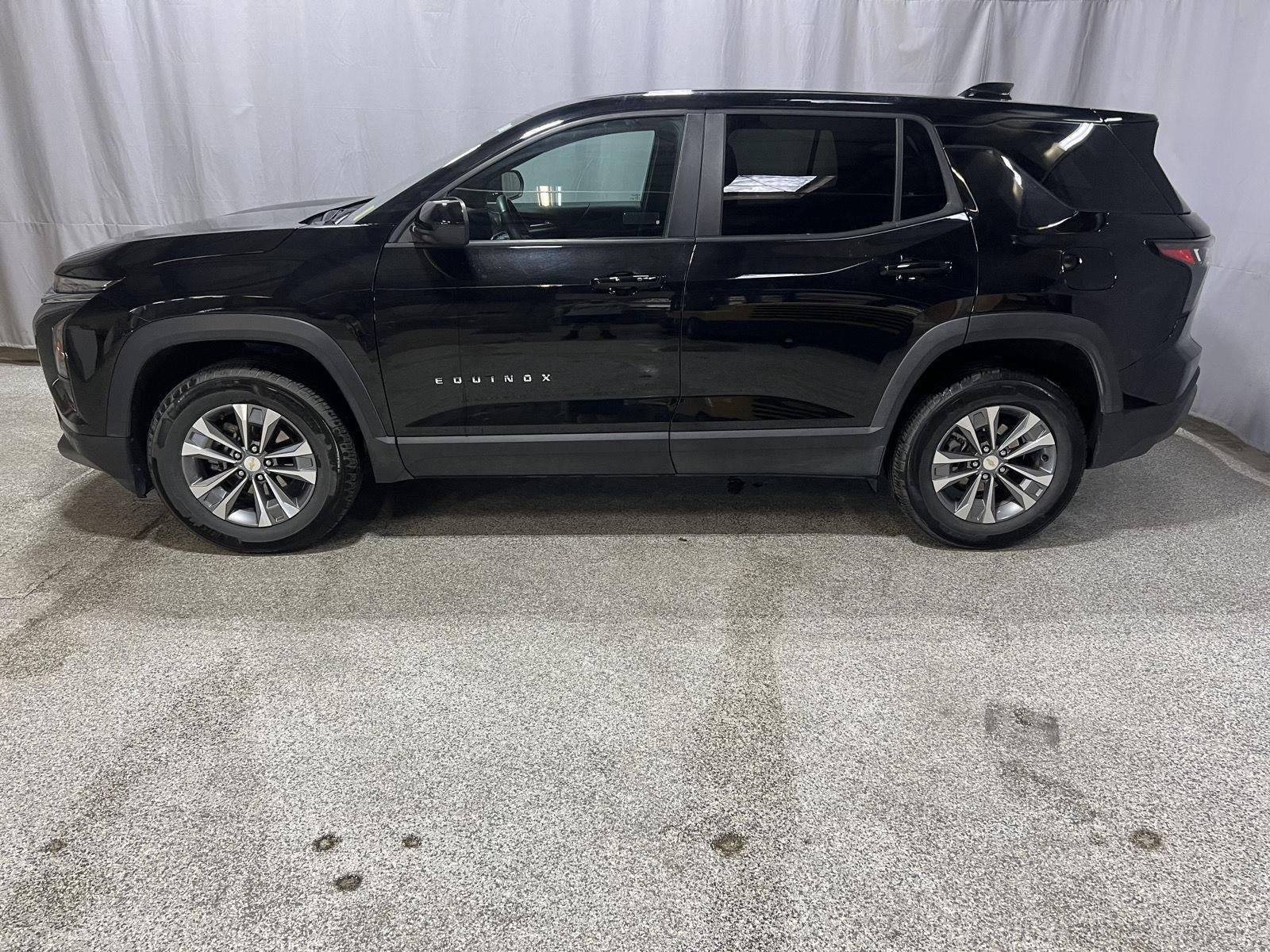 Used 2025 Chevrolet Equinox LT AWD/4WD image 5