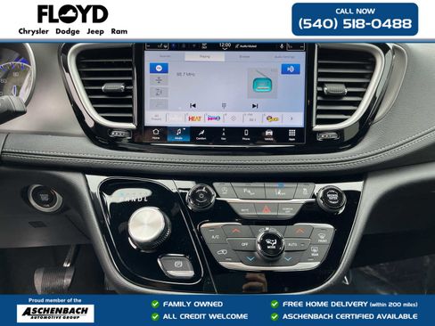 New 2027 Chrysler Pacifica Select AWD/4WD image 15