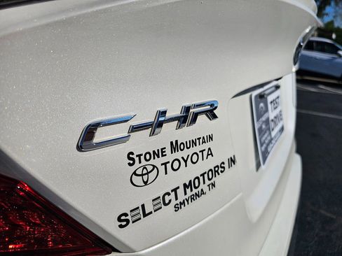 Used 2020 Toyota C-HR XLE image 8