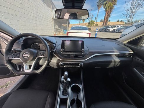 Used 2024 Nissan Altima 2.5 SV image 33