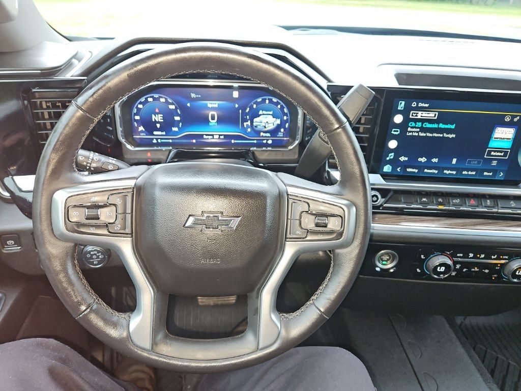 Certified 2022 Chevrolet Silverado 1500 RST AWD/4WD image 17