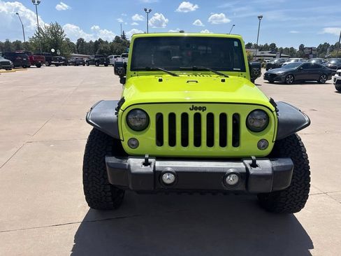 Used 2016 Jeep Wrangler Rubicon w/ Power Convenience Group AWD/4WD image 2