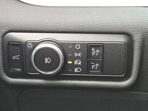 Used 2023 Ford Explorer XLT w/ Equipment Group 202A image 12