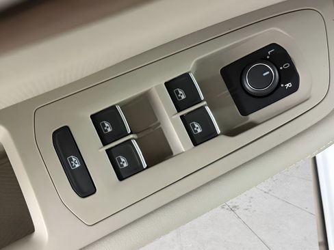 New 2026 Volkswagen Atlas SE image 22