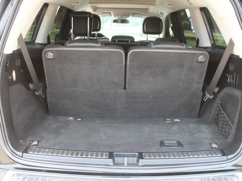 Used 2014 Mercedes-Benz GL 550 4MATIC w/ Driver Assistance Package image 24