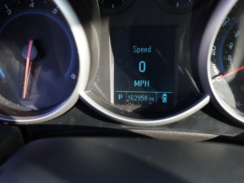 Used 2012 Chevrolet Cruze LT image 20