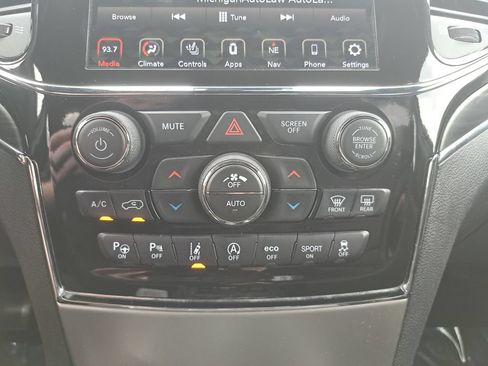 Certified 2021 Jeep Grand Cherokee Limited w/ Quick Order Package 28K 80th AWD/4WD image 21