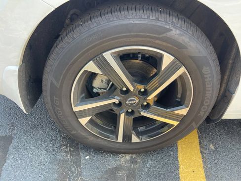 Certified 2025 Nissan Sentra SV w/ All-Weather Package FWD image 27