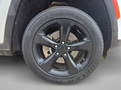 Used 2023 Jeep Grand Cherokee L Laredo image 19