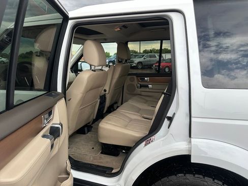 Used 2016 Land Rover LR4 HSE AWD/4WD image 21