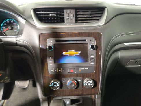 Used 2015 Chevrolet Traverse LT AWD/4WD image 25