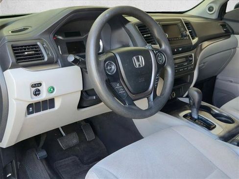 Used 2016 Honda Pilot LX image 9