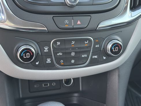 Used 2022 Chevrolet Equinox LT FWD image 31