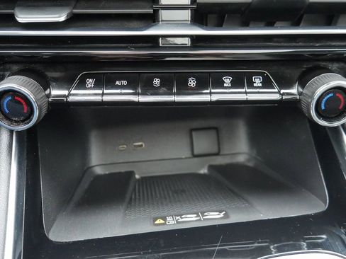Used 2024 Chevrolet Traverse RS w/ LPO, Floor Liner Package image 18