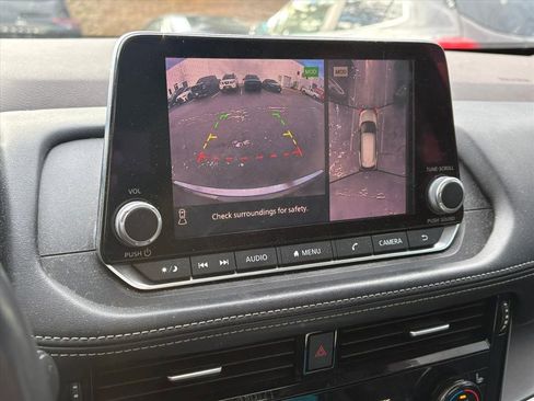 Used 2021 Nissan Rogue SV w/ Premium Package image 8