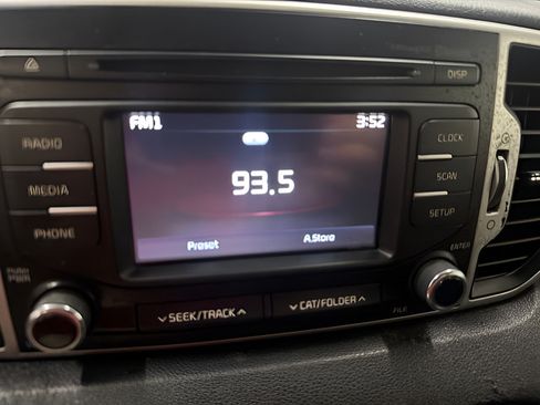 Used 2019 Kia Sportage LX FWD image 19