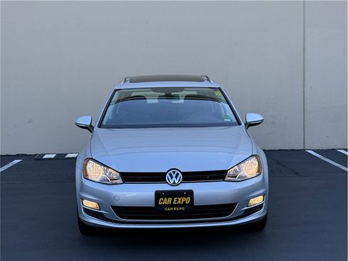 Used 2017 Volkswagen Golf S image 3