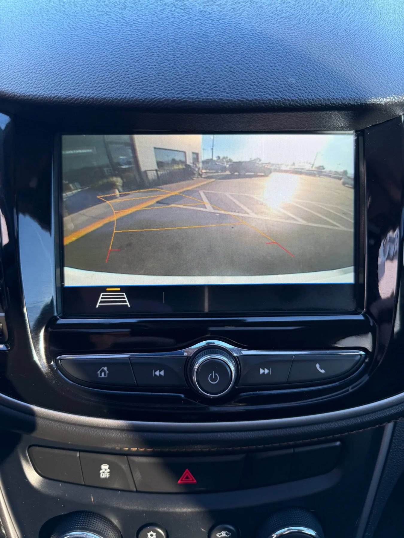 Used 2019 Chevrolet Trax LT w/ Sun & Sound Package AWD/4WD image 24