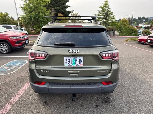 Used 2018 Jeep Compass Sport AWD/4WD image 5