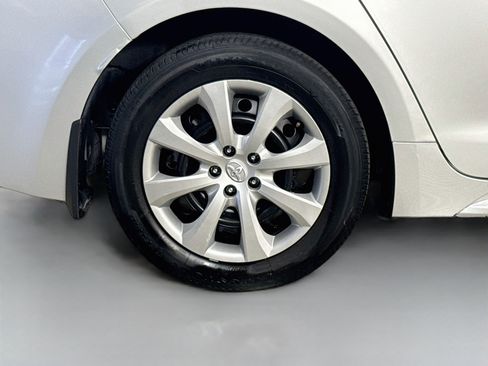 Used 2025 Toyota Corolla LE FWD image 33