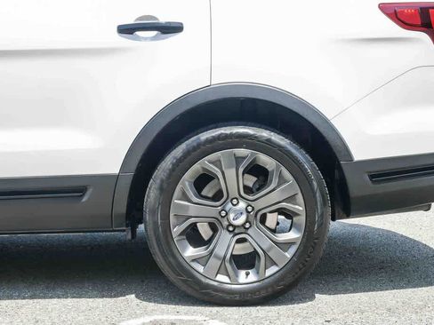 Used 2018 Ford Explorer Sport w/ Equipment Group 401A AWD/4WD image 11