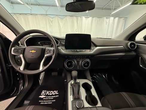 Used 2025 Chevrolet Blazer LT image 17