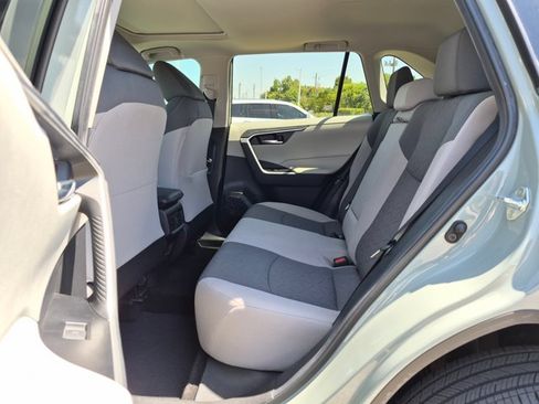 Used 2022 Toyota RAV4 XLE w/ Convenience Package FWD image 19