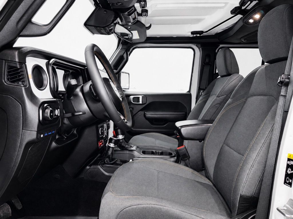 Used 2024 Jeep Wrangler Unlimited AWD/4WD image 14
