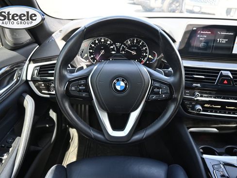 Used 2017 BMW 540i RWD image 9