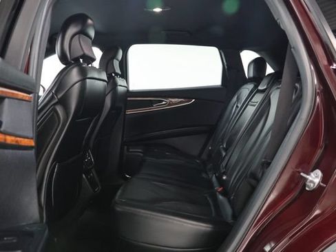Used 2019 Lincoln Nautilus Select AWD/4WD image 33