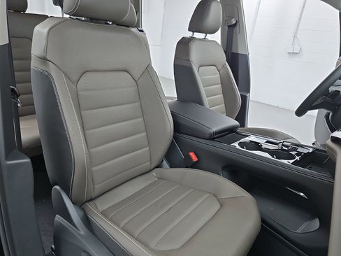 New 2026 Volkswagen Atlas SEL image 10