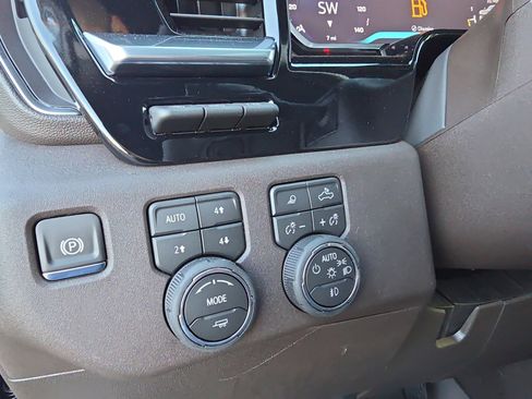 New 2026 Chevrolet Silverado 3500 LTZ w/ LTZ Premium Package image 24