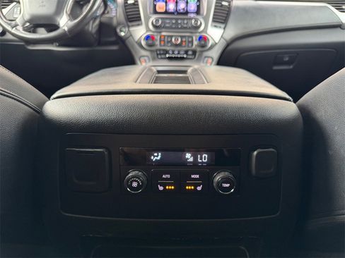 Used 2018 Chevrolet Suburban Premier image 31