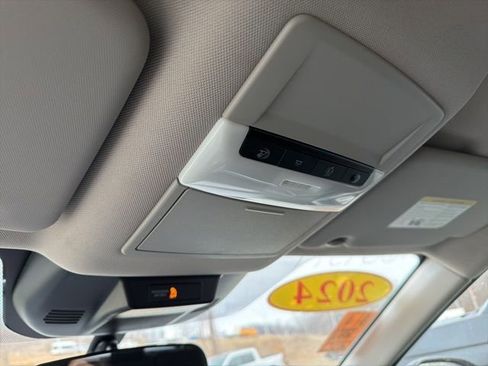 Used 2024 Nissan Rogue S image 25