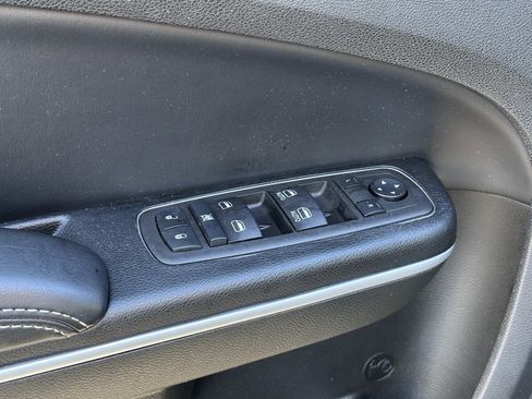 Used 2022 Chrysler 300 S image 21