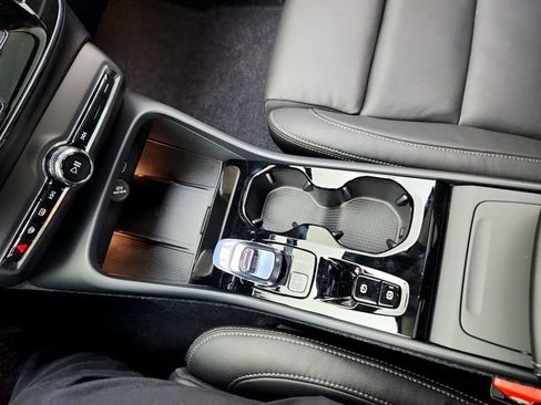 New 2026 Volvo XC40 B5 Ultra w/ Climate Package image 22