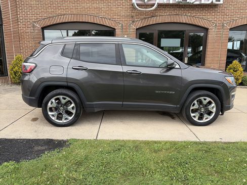 Used 2019 Jeep Compass Limited AWD/4WD image 2