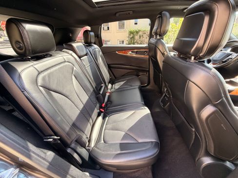 Used 2020 Lincoln Nautilus Reserve w/ Cargo Utility Package AWD/4WD image 21