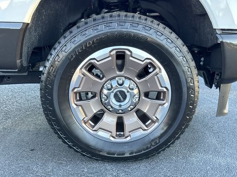 Used 2025 Ford F350 King Ranch w/ FX4 Off-Road Package image 13