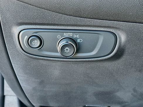 Used 2023 Chevrolet Equinox LS w/ LS Convenience Package FWD image 10